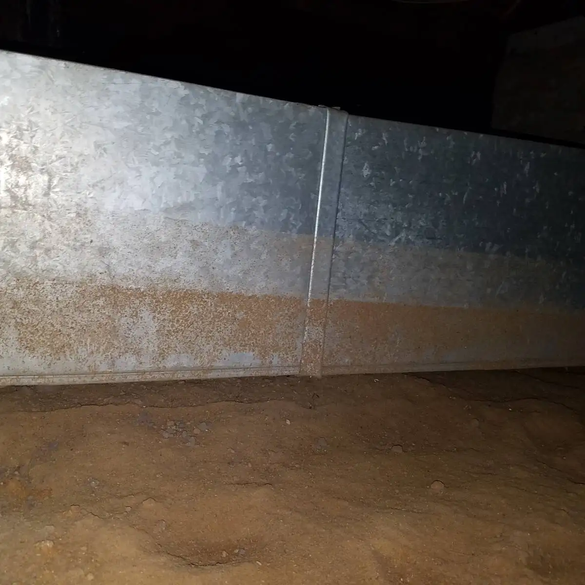 Evidence of past crawlspace flooding